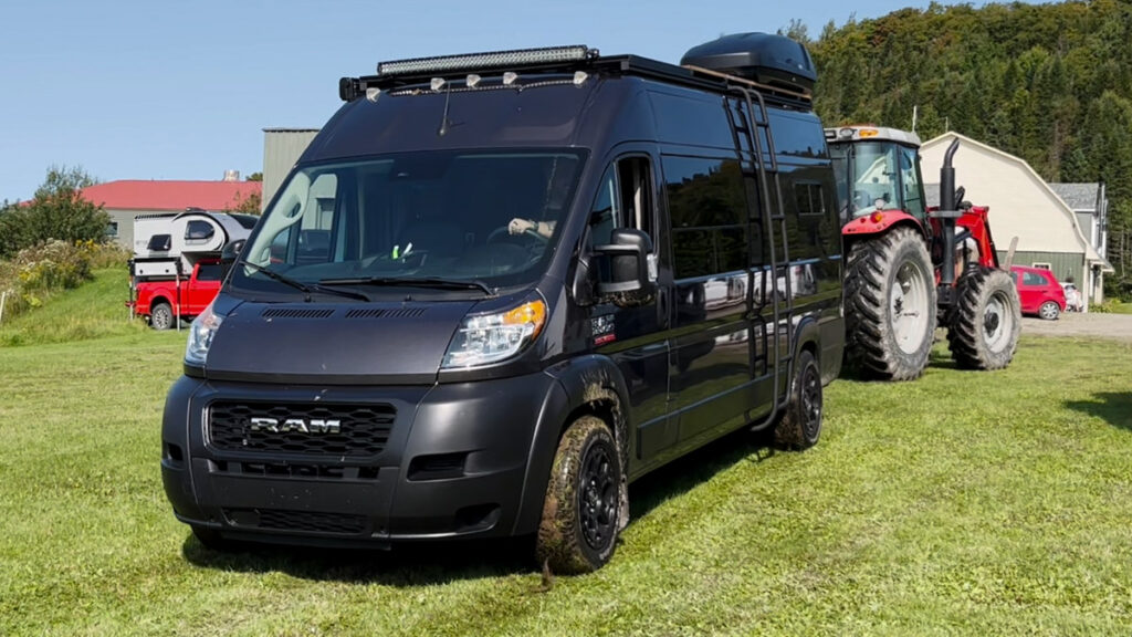 Promaster se faisant emorquer